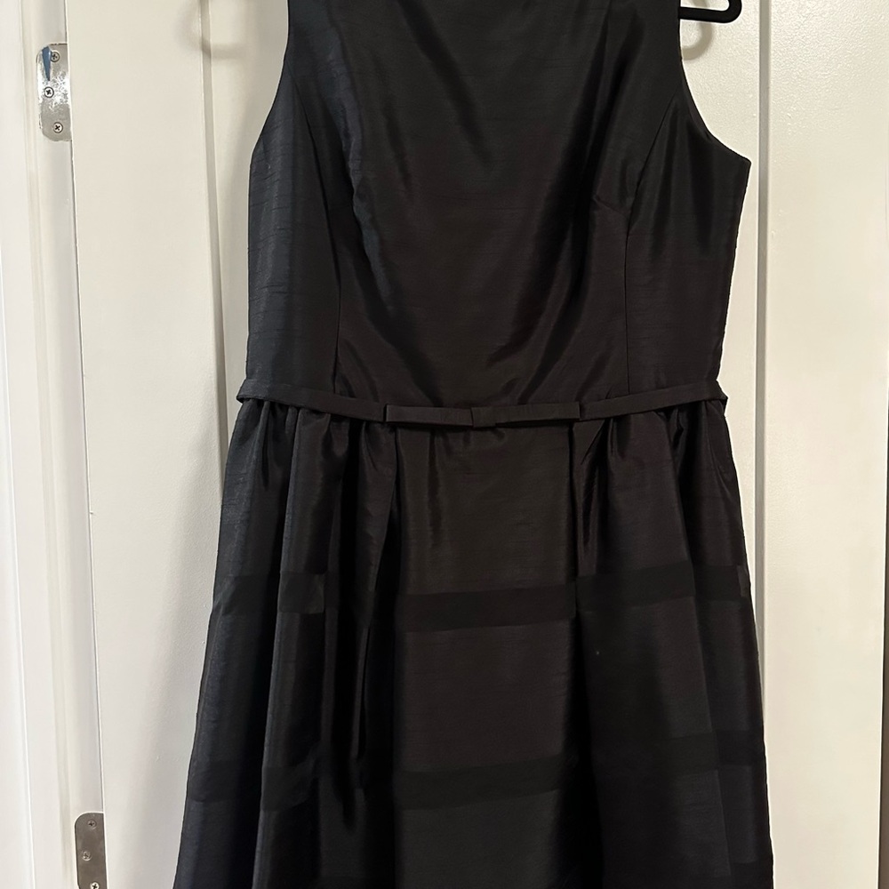 Black Sleeveless Semiformal Dress